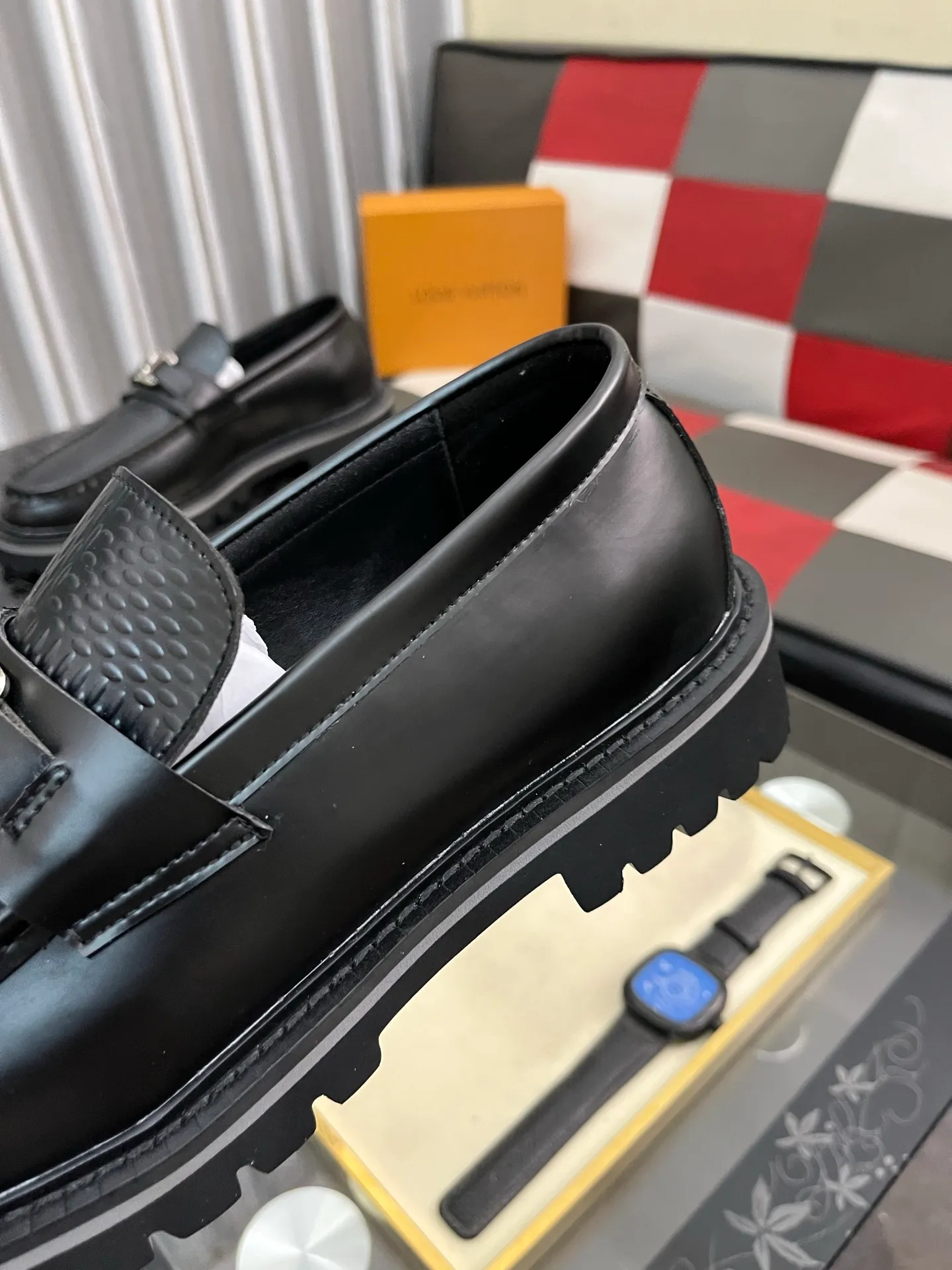 Men's shoes💰458⌚️⌚️[Louis Vuitton (LV)] High-end business formal leather shoes🍀luxurious and elegant style, paying equal attention to practicality and style, professional focus on details and quality, counter original 1⃣️: 1⃣️super accurate reproduction👍🏻! Material: The upper is made of imported original calfskin➕imported Italian cowhide leather. Original anti-slip and wear-resistant outsole! Code number: 38--443️⃣Colors available